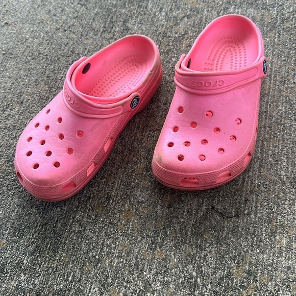 Pink Crocs size .5 women’s - Picture 2 of 4